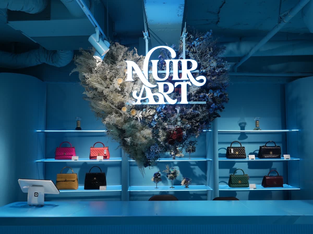 NUIR ART（渋谷・道玄坂）の店内